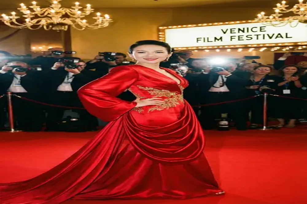 芒果视频与国际知名女演员合作红毯照片